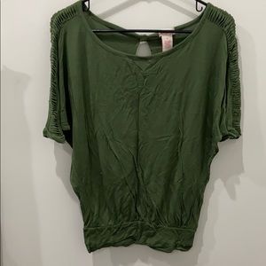 Green short sleeve blouse
